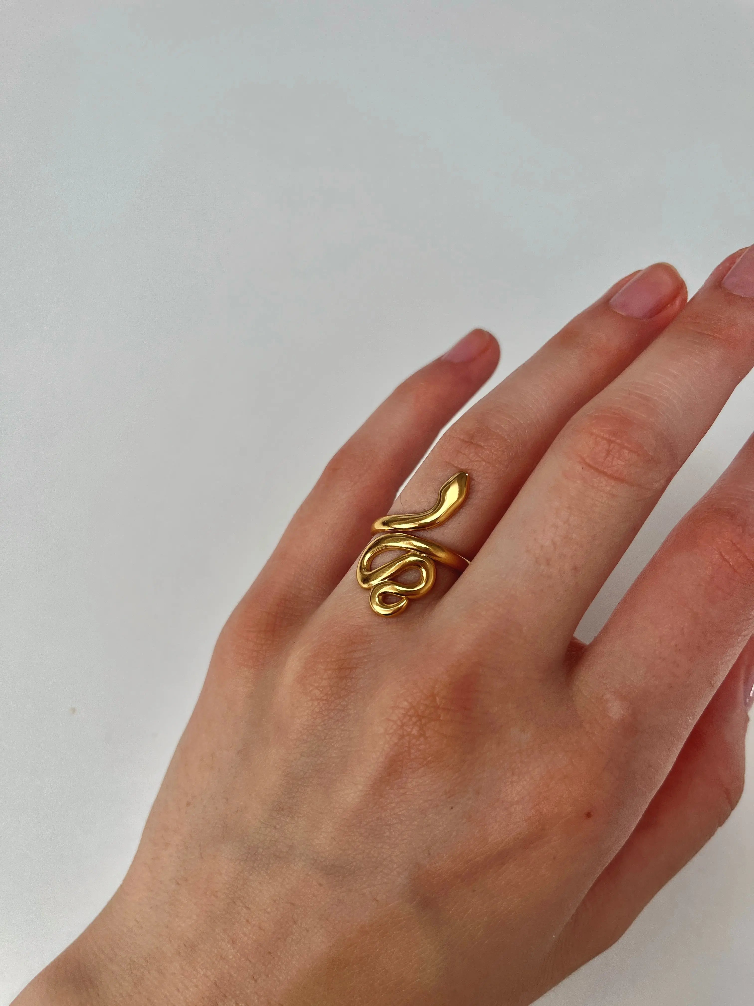 Serpentine Ring